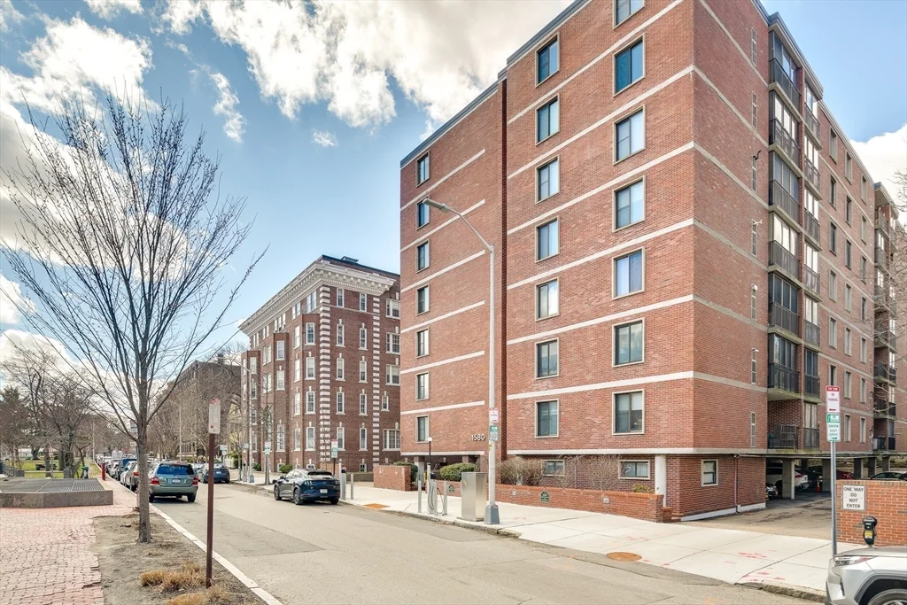 1580 Massachusetts Ave, Neighborhood Nine