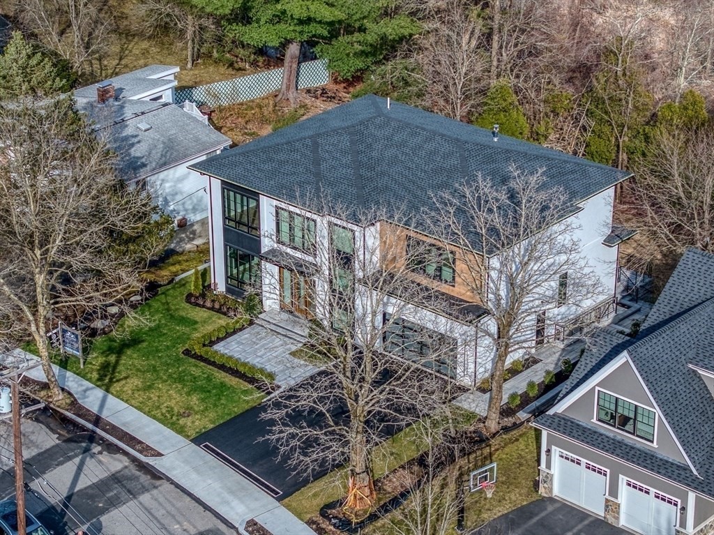 71 Harwich Rd, Chestnut Hill