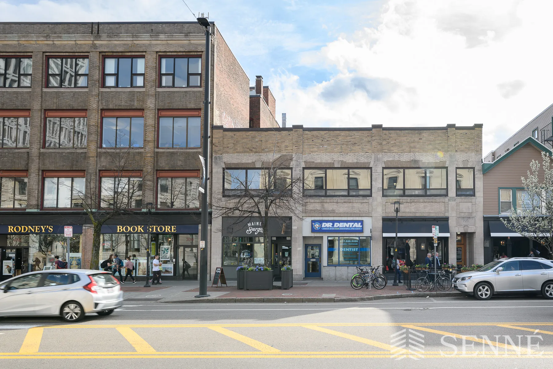 720 Massachusetts Ave, Riverside