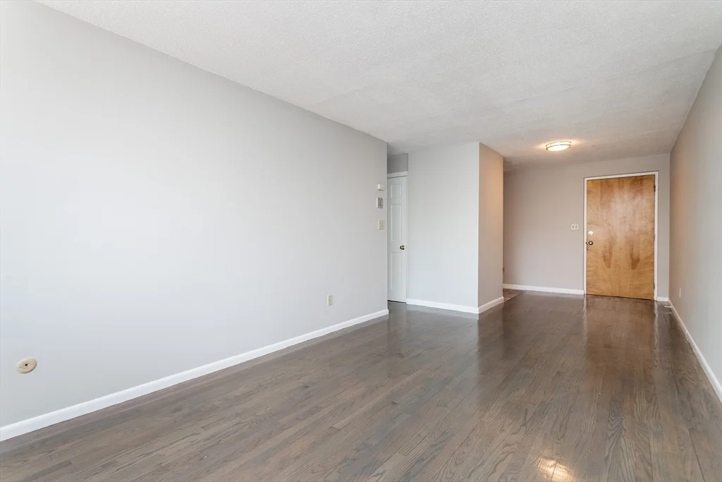 14 Murdock, Ball Square