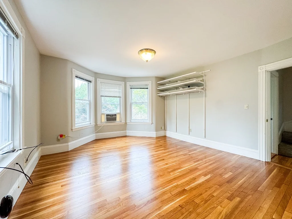 11 Maple Cir, Newton