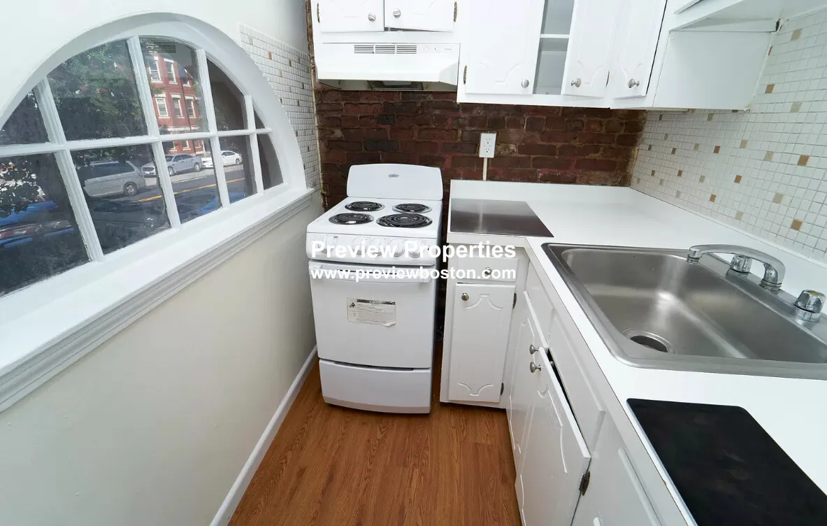 70 South Huntington Ave, Jamaica Plain
