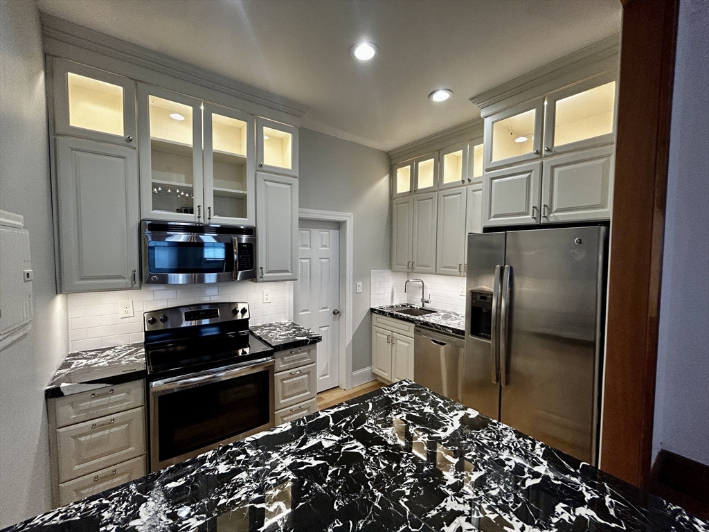 144 Commonwealth Ave, Back Bay