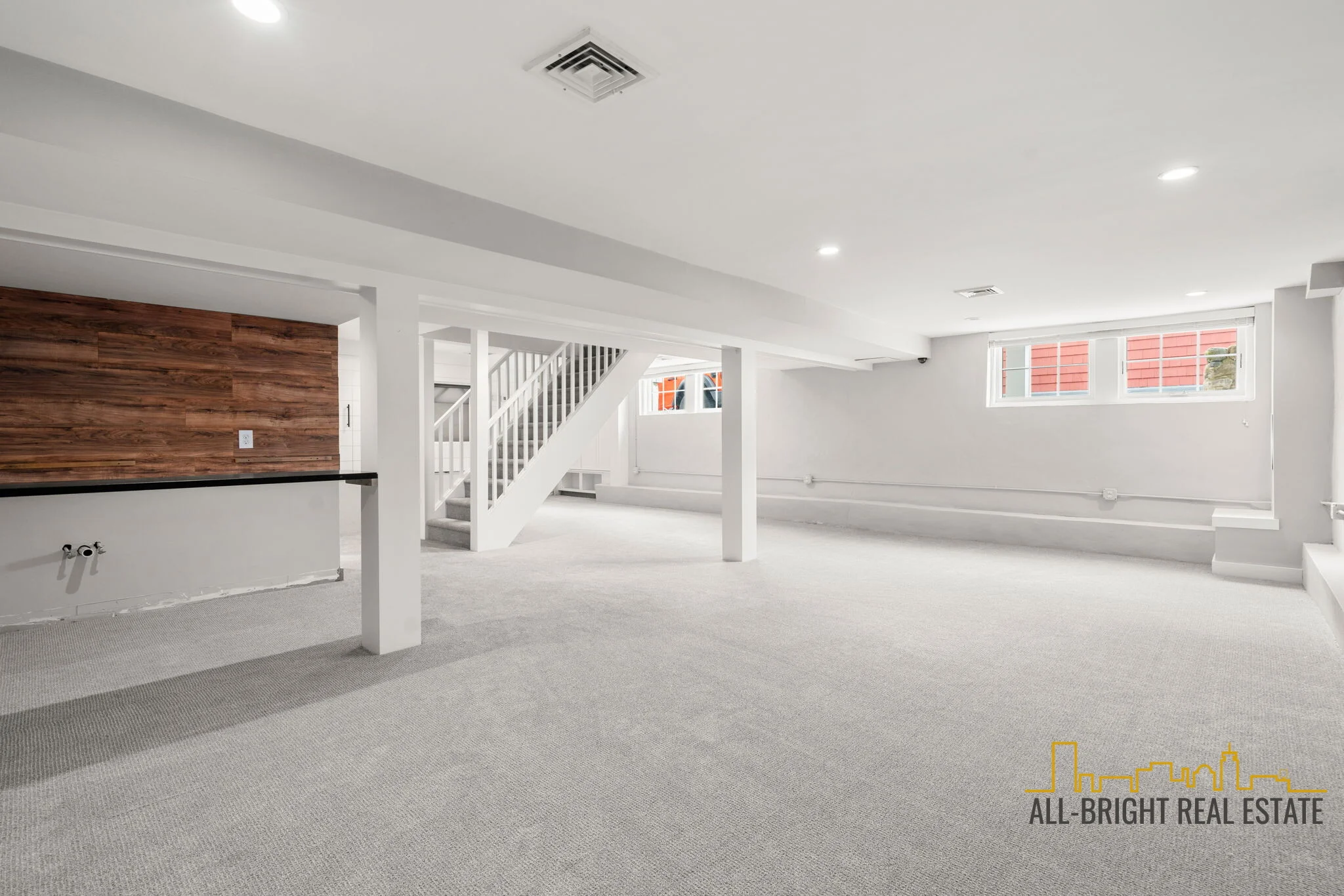 176 Winthrop Shore Dr, Winthrop