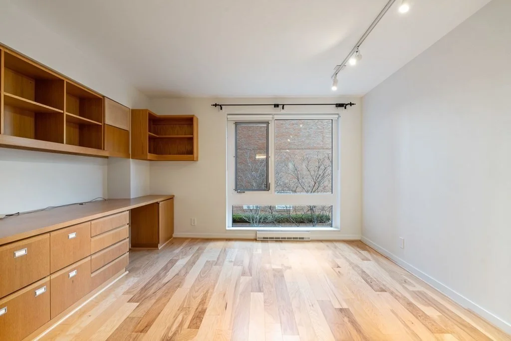 975 Memorial Dr, Harvard Square