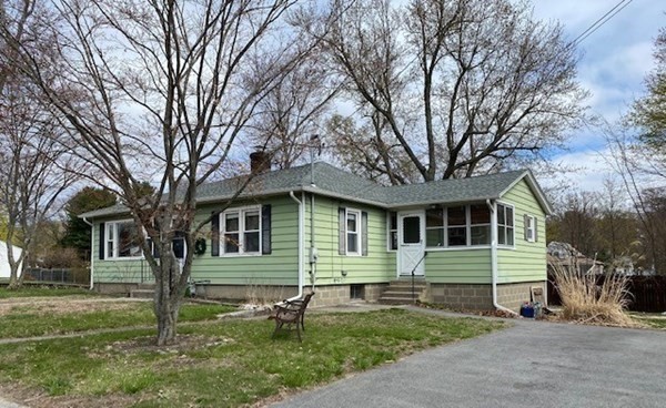 397 Massasoit Rd, Quinsigamond Valley