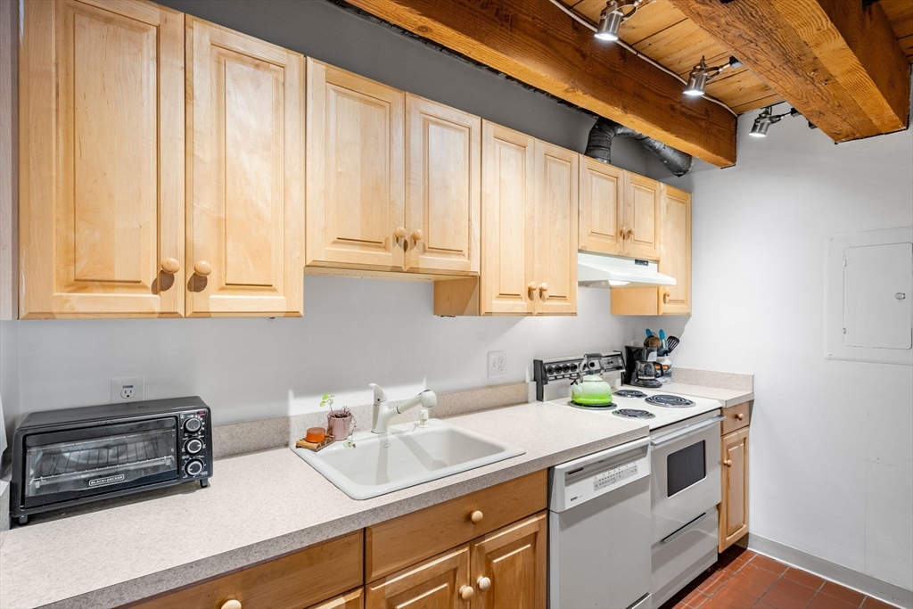 130 Fulton St, Waterfront