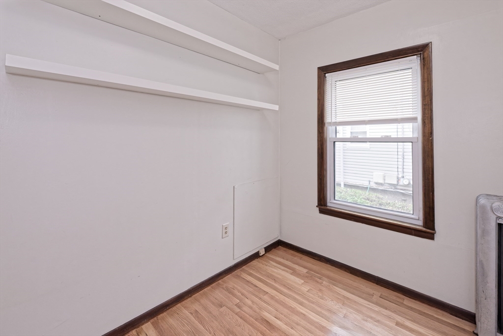 23-25 St James Ter, Newton