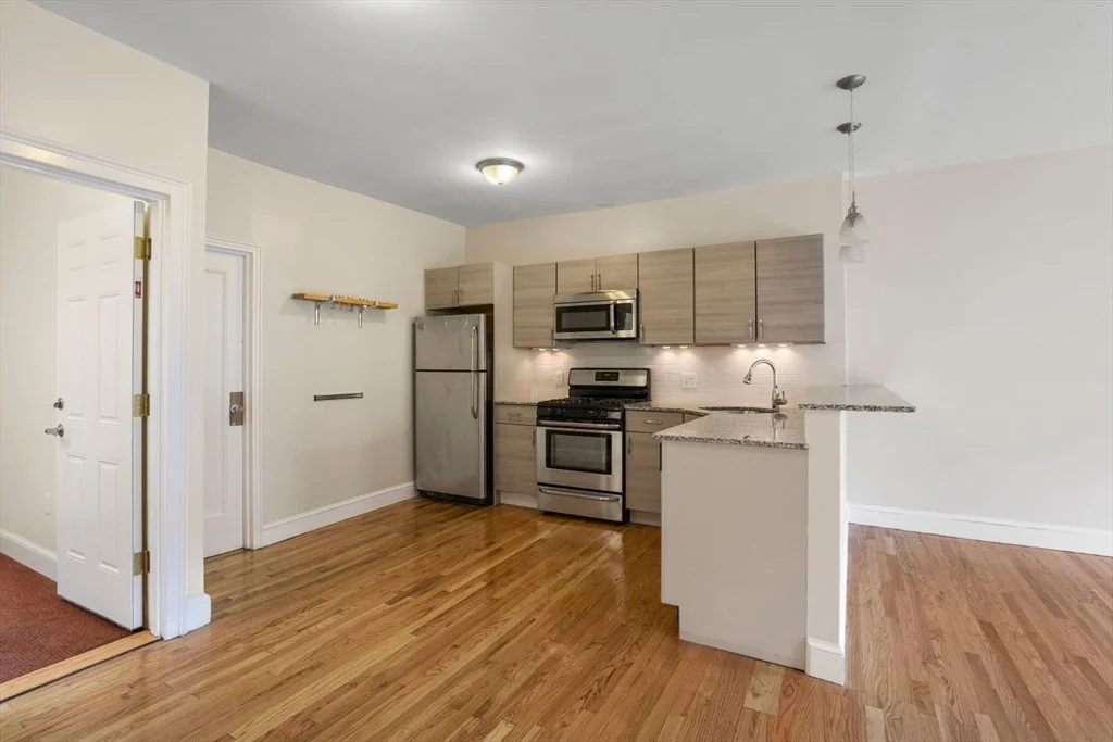 228 Commonwealth Ave, Back Bay