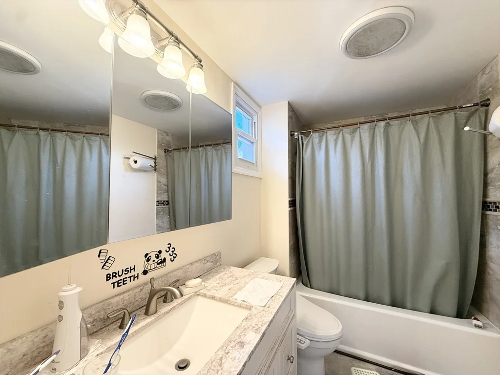 58 Lake St, Lakeview