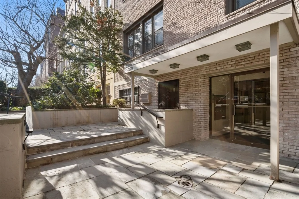 260 Beacon St, Back Bay