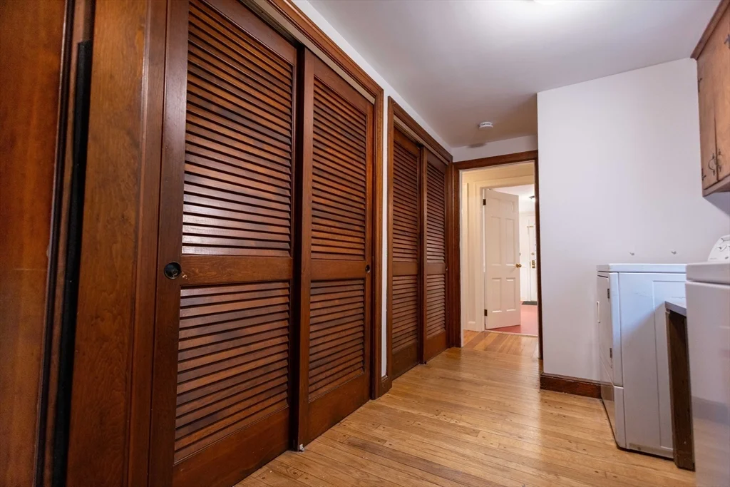 195 Dover Rd, Westwood