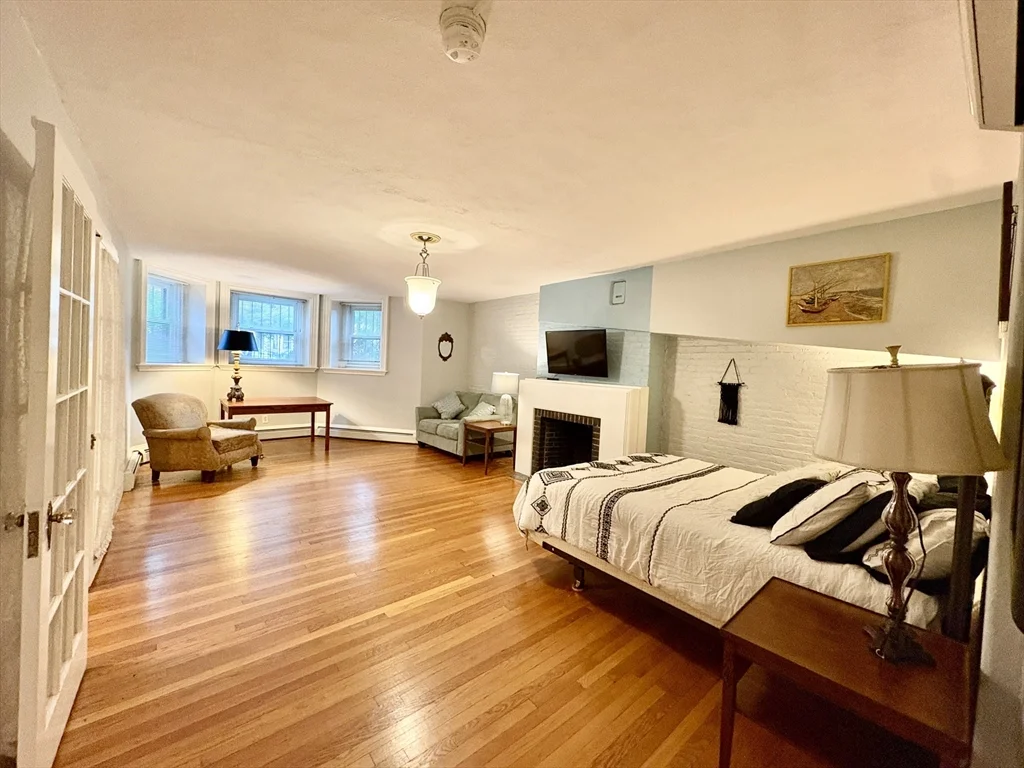 86 Commonwealth Ave, Back Bay