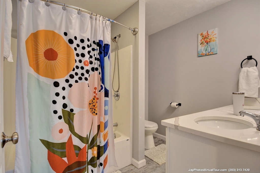 110 Apricot St, Webster Square