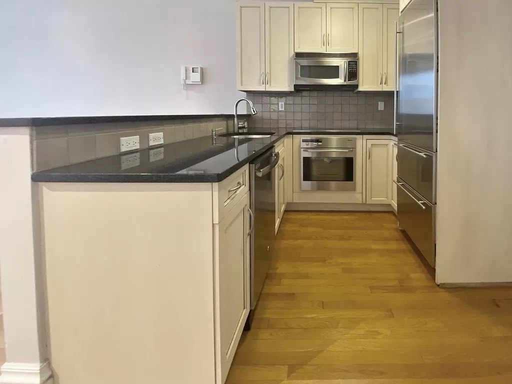 Studio bed, 1 bath apartment for rent at 80 Marlborough St Unit 6, Back Bay — photo 10 of 28
