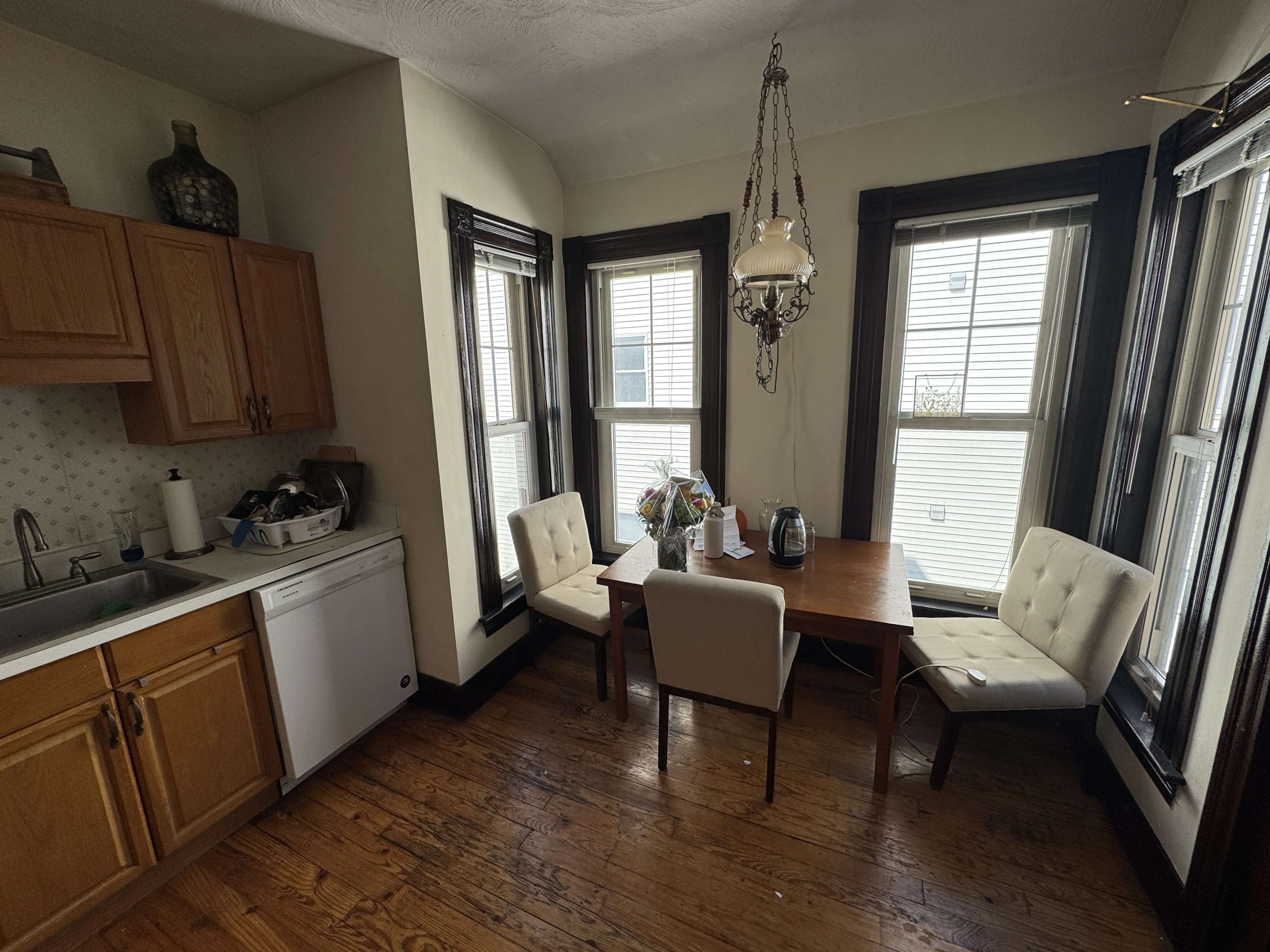 211 Holland St, Teele Square