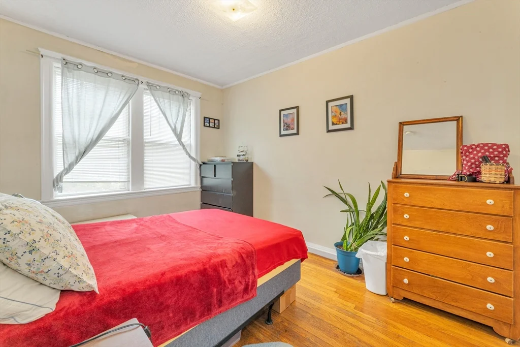 179 Kent, Longwood