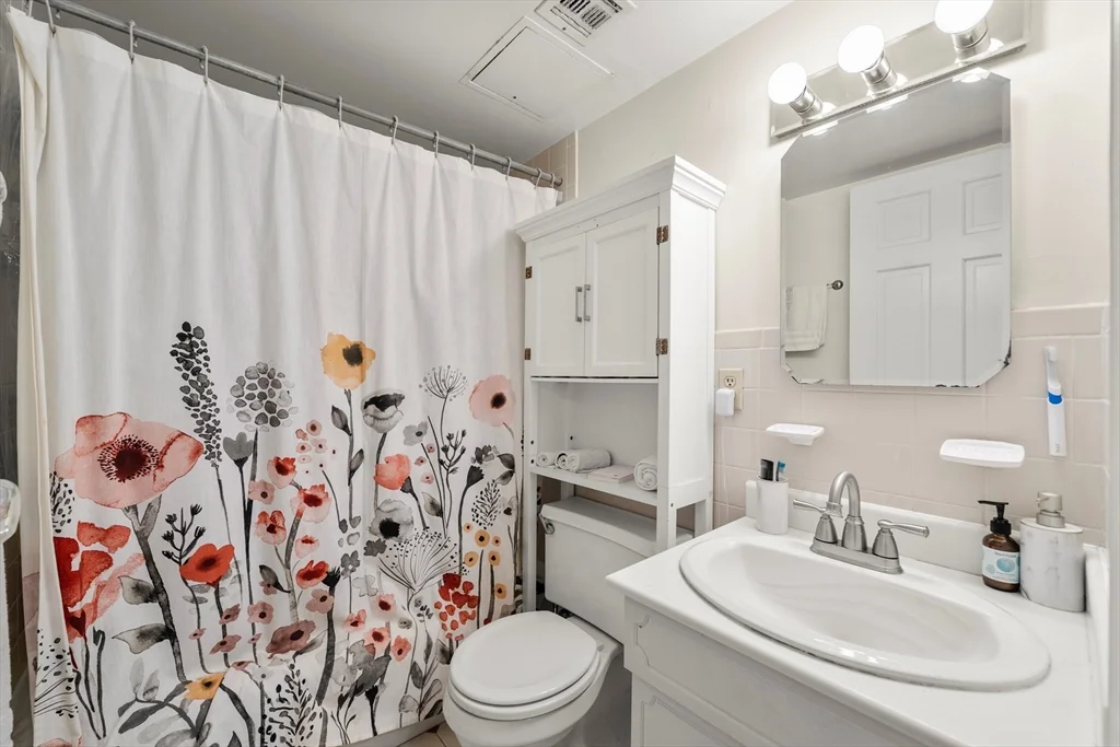 120 Commercial St, Waterfront