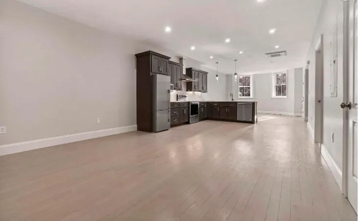 554 Massachusetts Ave, South End