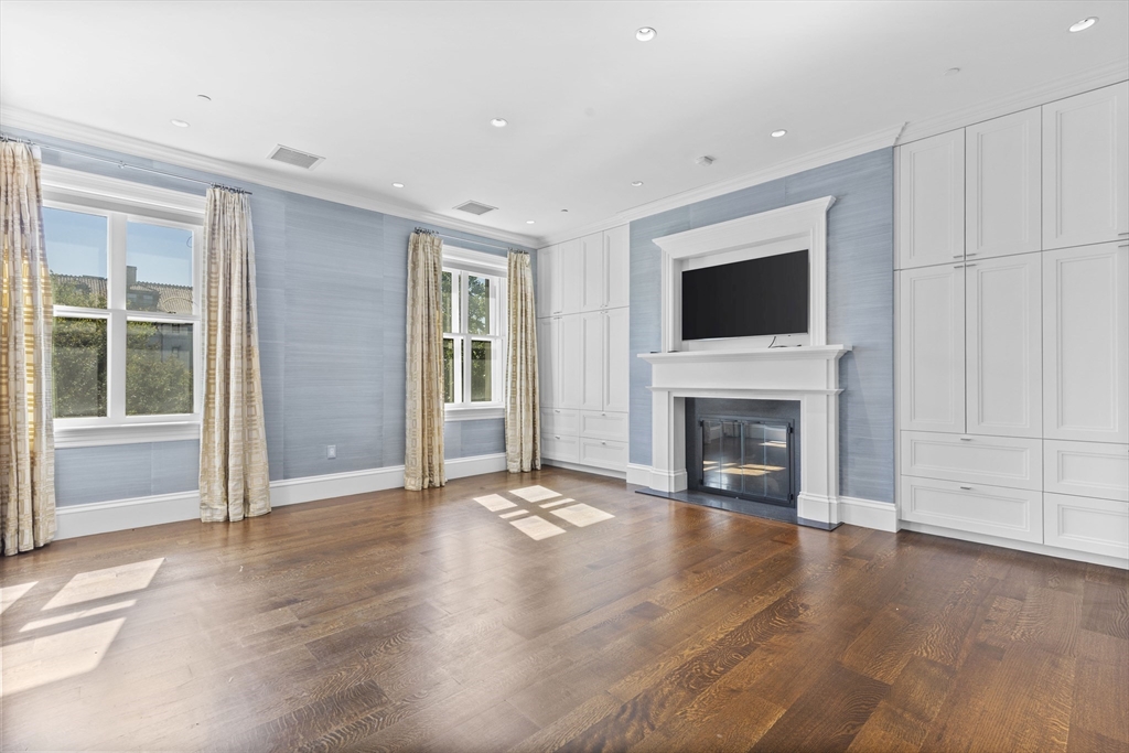 409 Commonwealth Ave, Back Bay