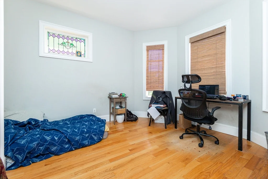 279 Concord Ave, Neighborhood Nine