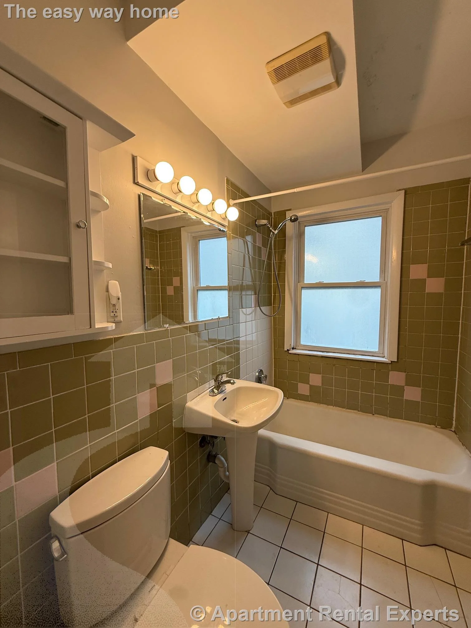 69 Raymond Ave, Tufts