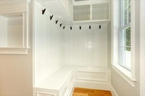 24 Grant Ave, Belmont