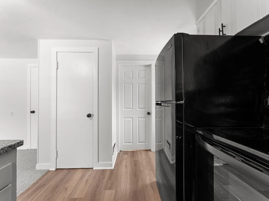 28 Crestview Dr, Westborough