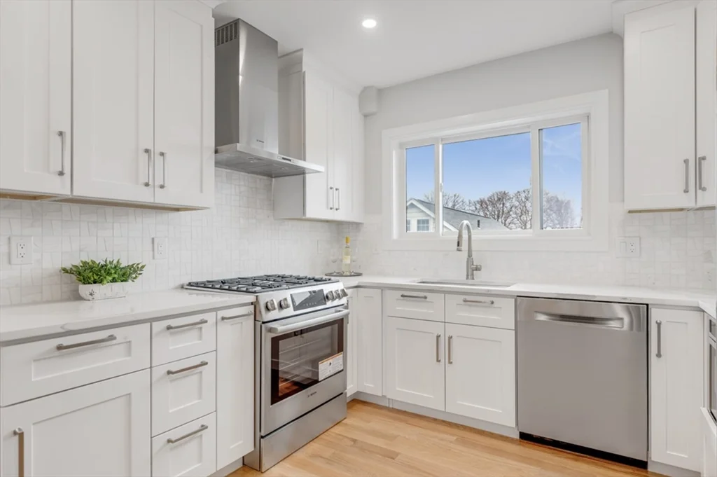 15 Melville, Ten Hills
