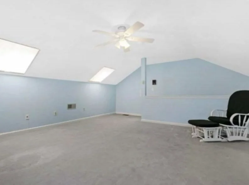 546 Lincoln St, Waltham