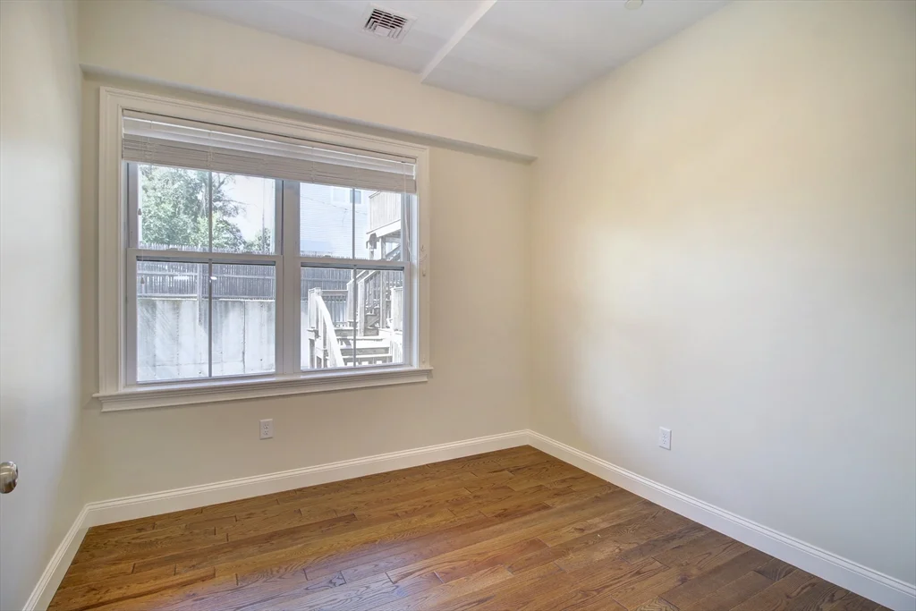 4 Kemp St, South Boston