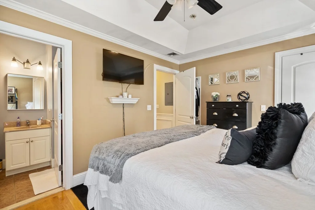 209 D St, South Boston
