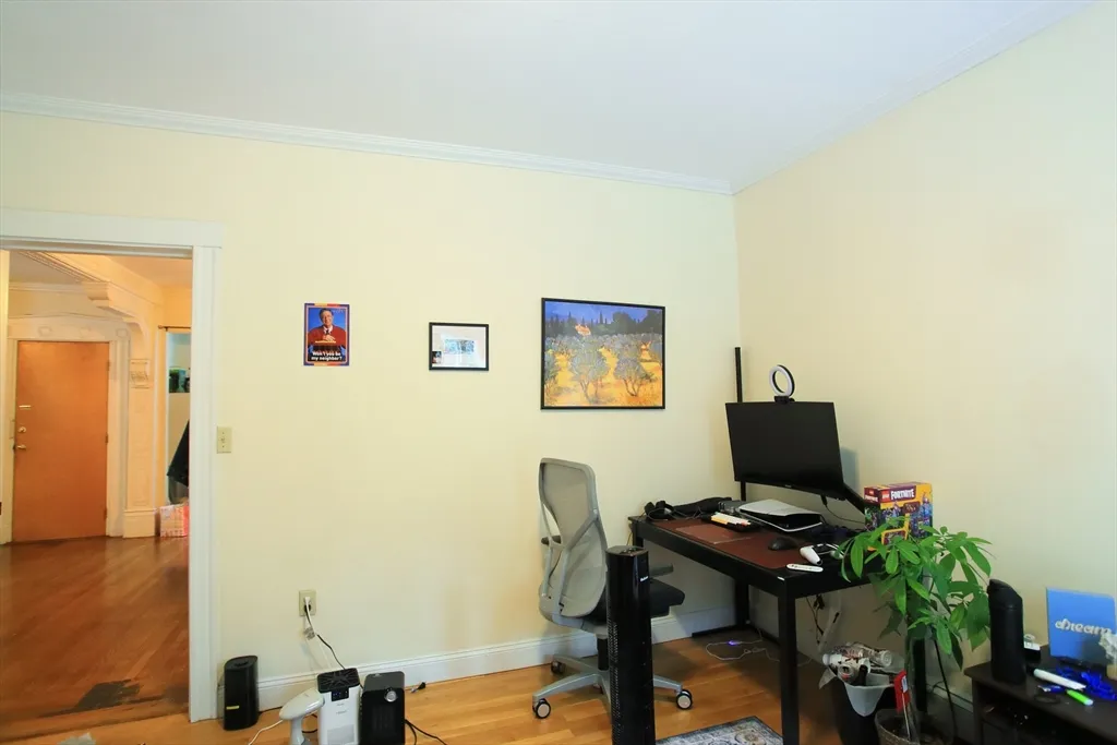 329 Broadway, Mid-Cambridge