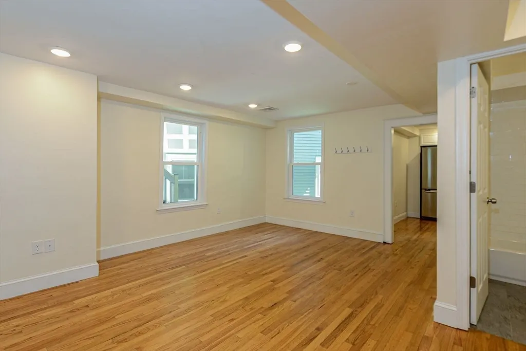 2 Mechanic, Newton Upper Falls