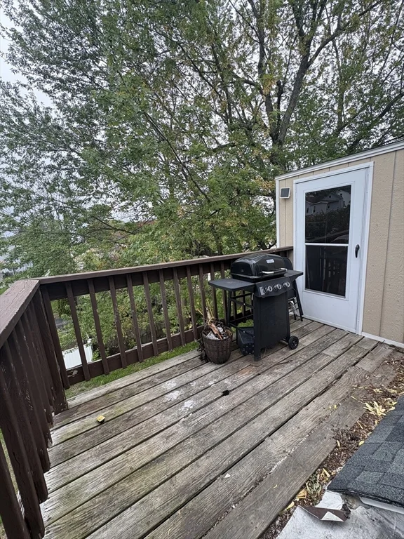 16 Harvard St, Chicopee