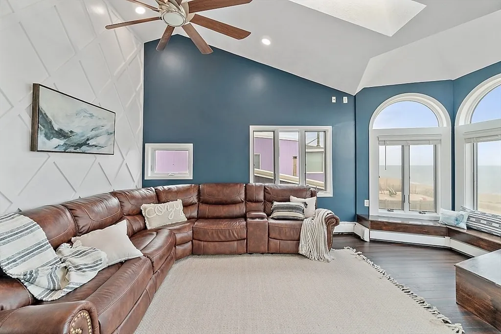 4 Northern Blvd, Plum Island