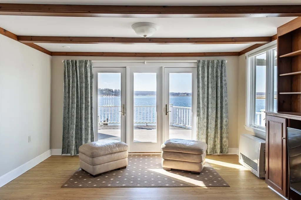 33 Eagle Hill Rd, Great Neck