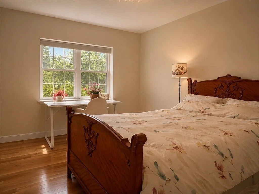 30 Lake Shore Ct, Brighton