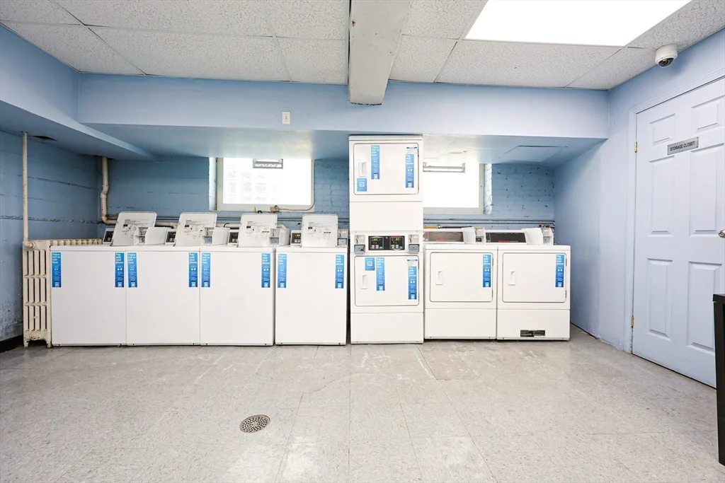 195 Thomas Burgin Pkwy, Quincy