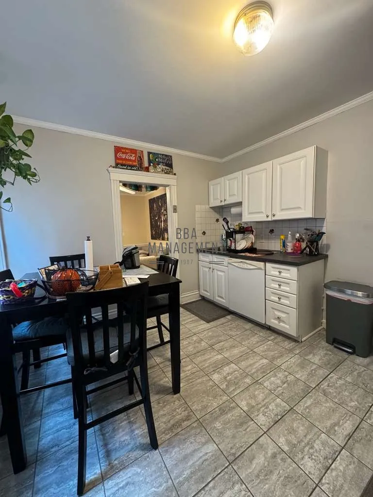 98 Strathmore Rd, Brighton