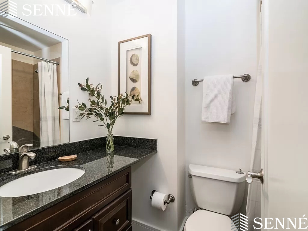 18 Whitney Ave, Cambridgeport