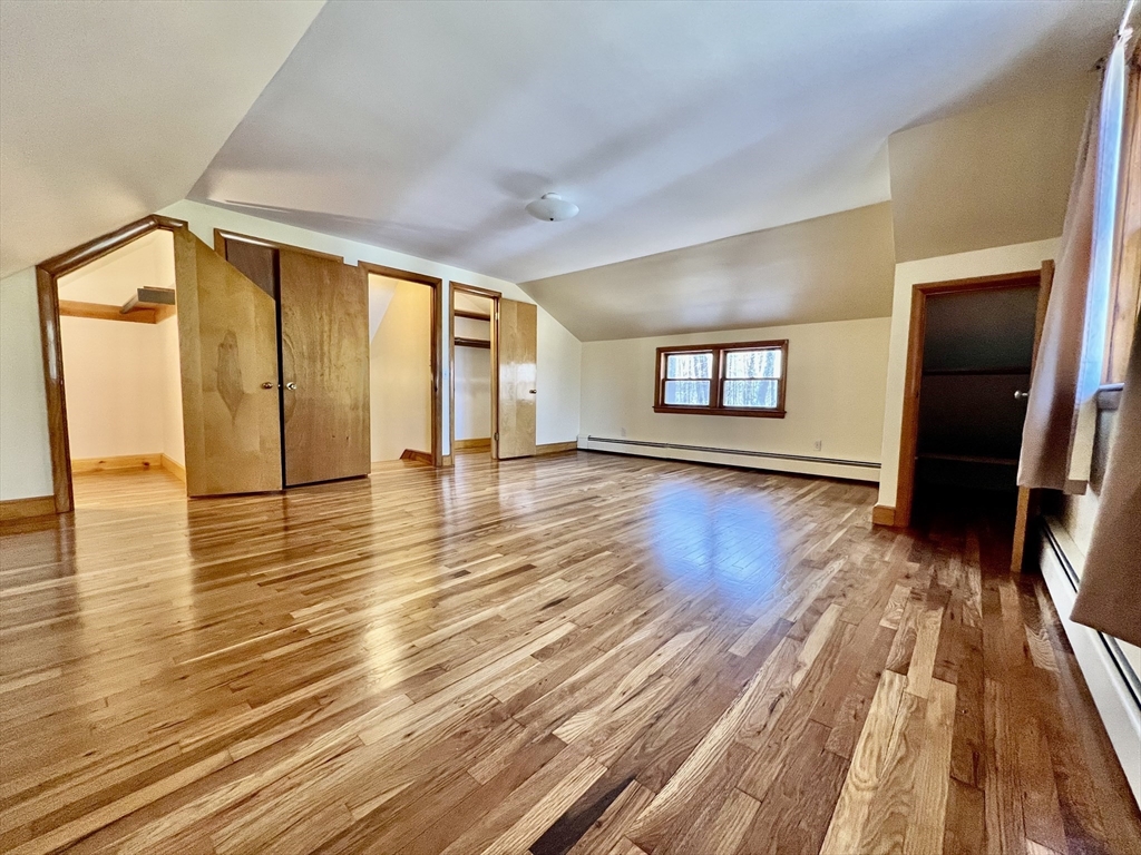 45 Maiden Ln, Wayland