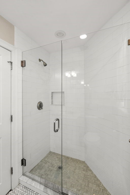 1048 Saratoga St, Boston