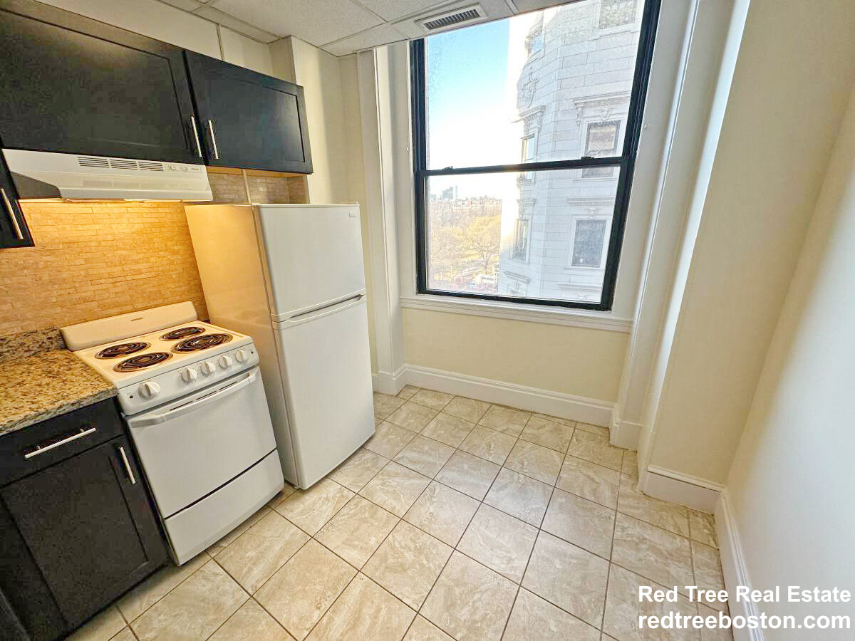 62 Boylston St, Midtown