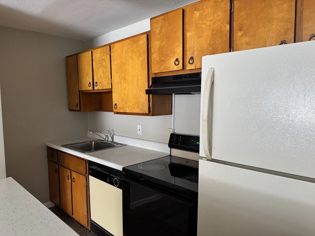 320 Elm St, Southbridge