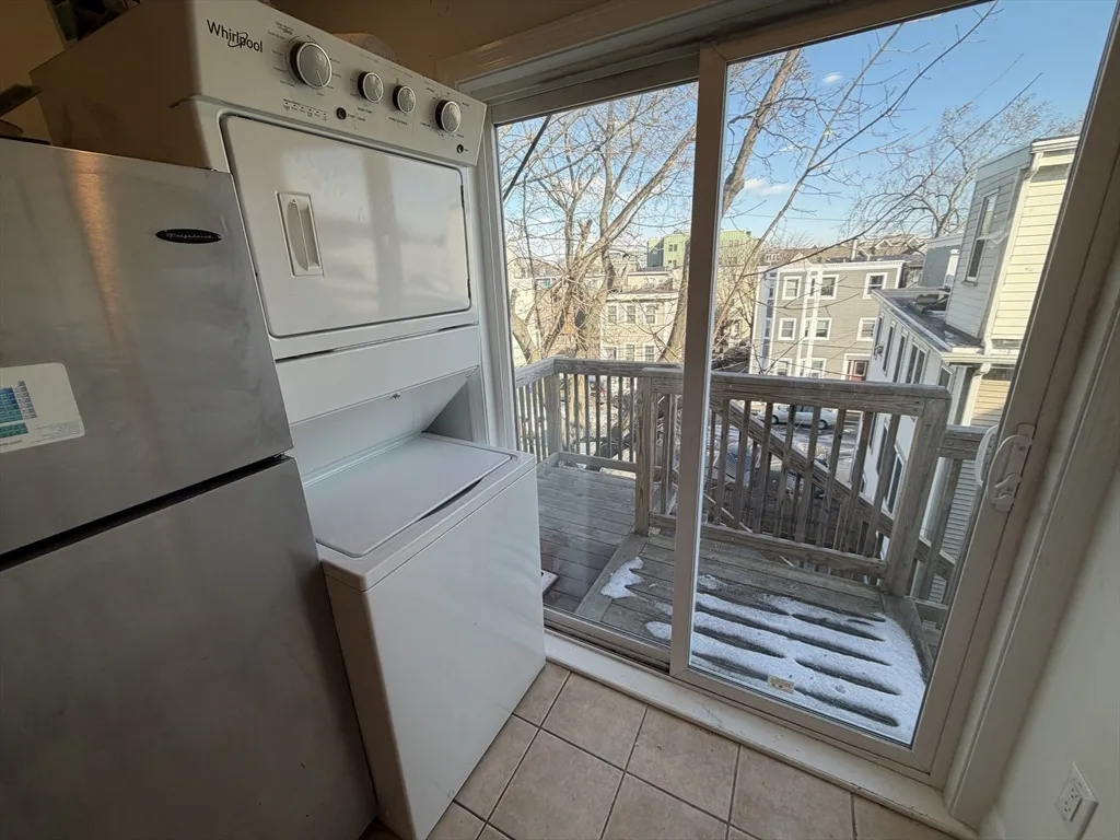 130 West 8th St, South Boston