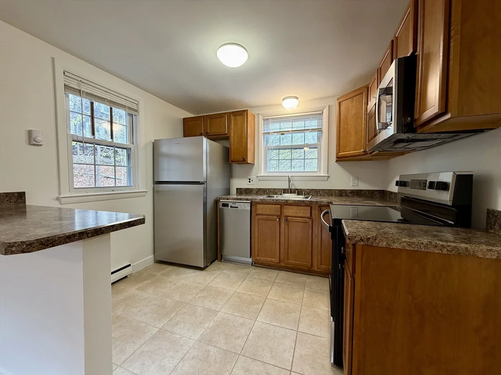 15 Park Ave, Foxboro