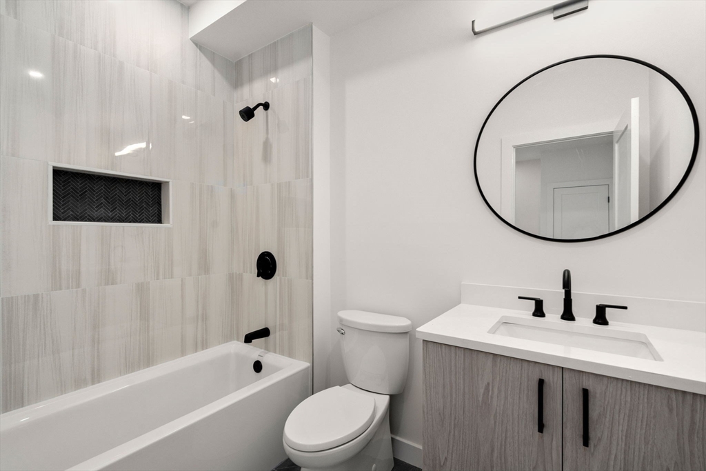 176 School St, Jamaica Plain