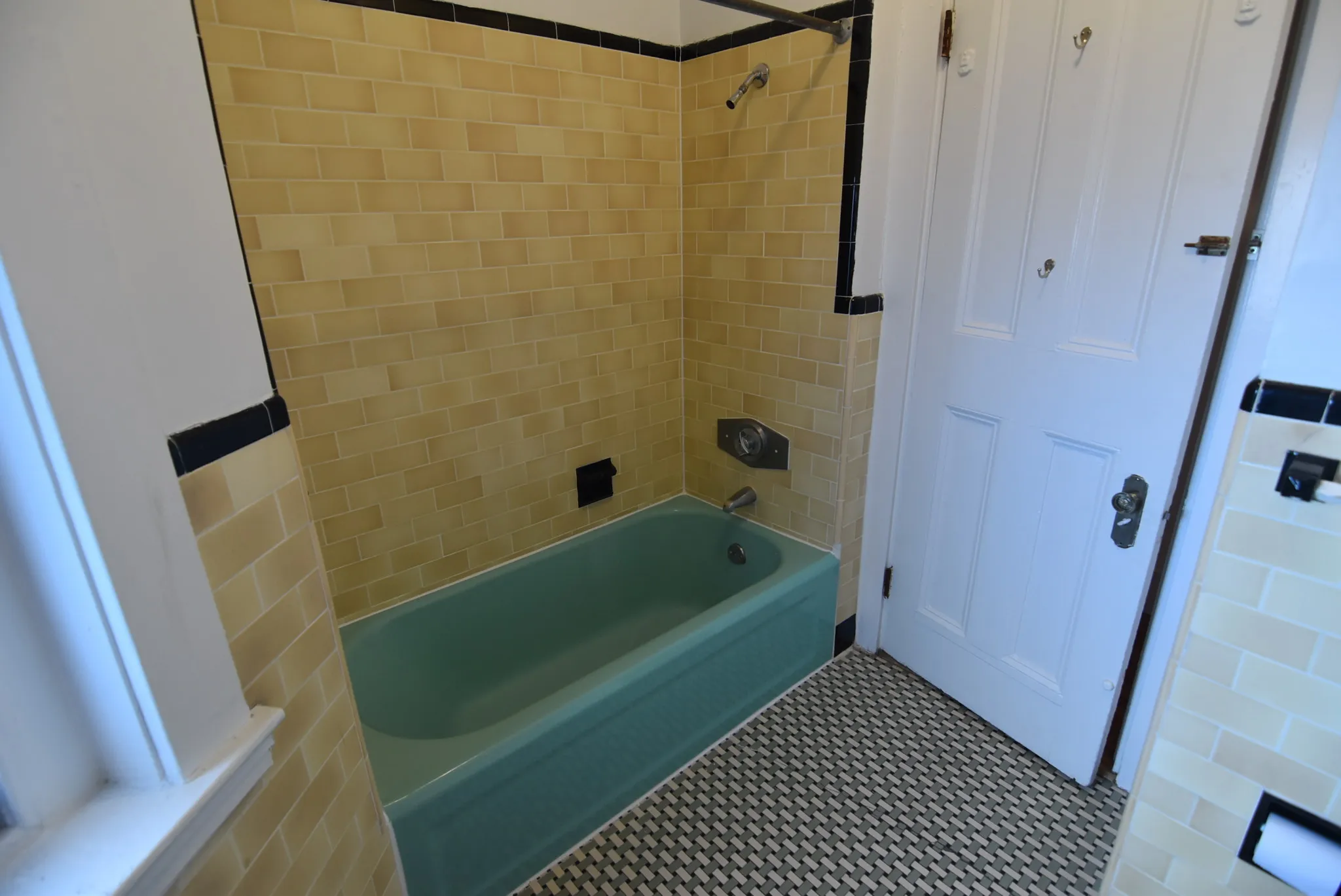 504 Beacon St, Fenway