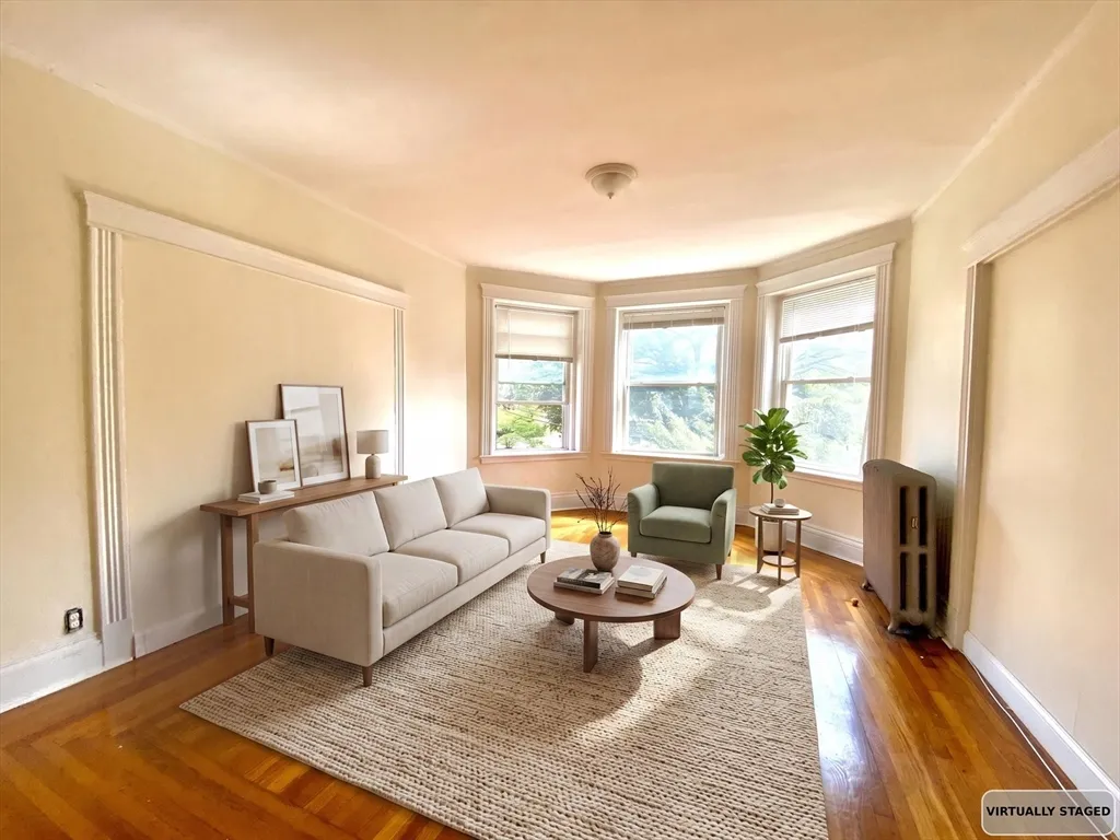 144 Coolidge St, North Brookline